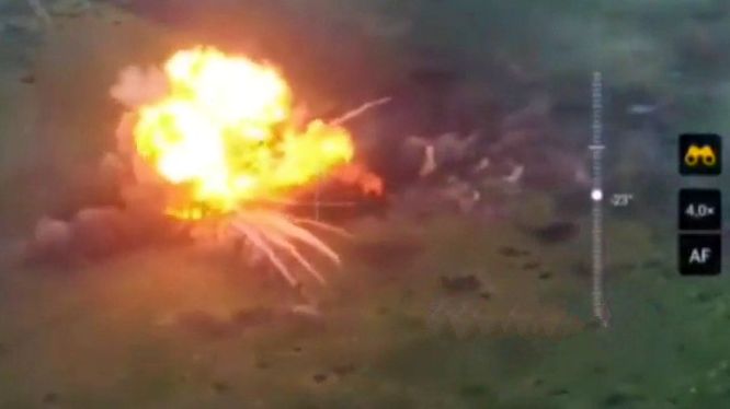 Video: Neúspěšný útok. Rusové použili na ukrajinské pozice „kamikaze“ tank